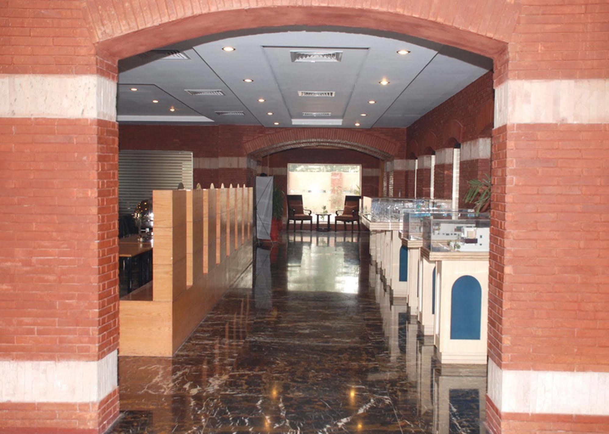 Hotel One Faisalabad Interior photo